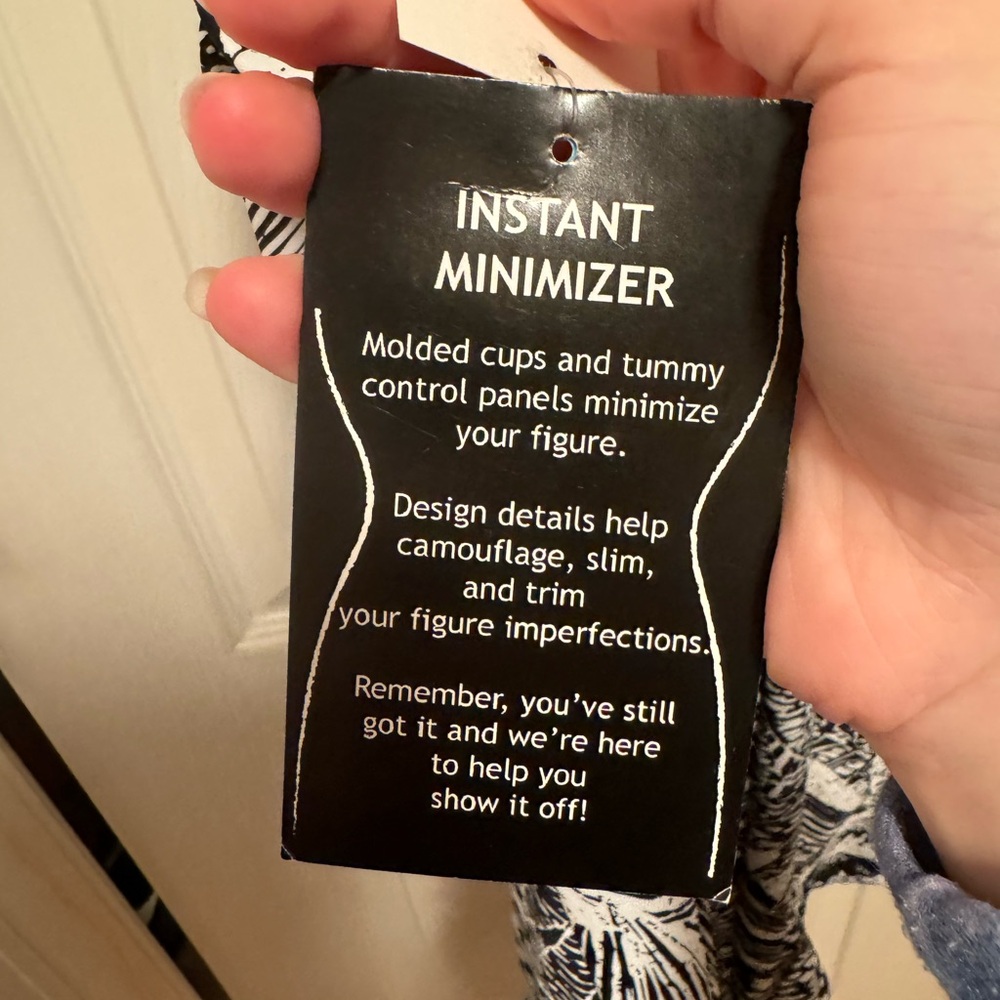 NWT Azul One‎ Piece Printed Minimizer Figure Swimsuit - Picture 5 of 5